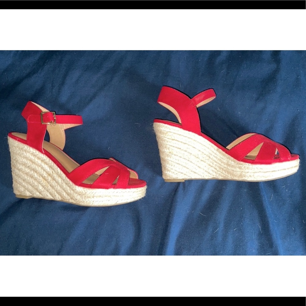 Red Wedges